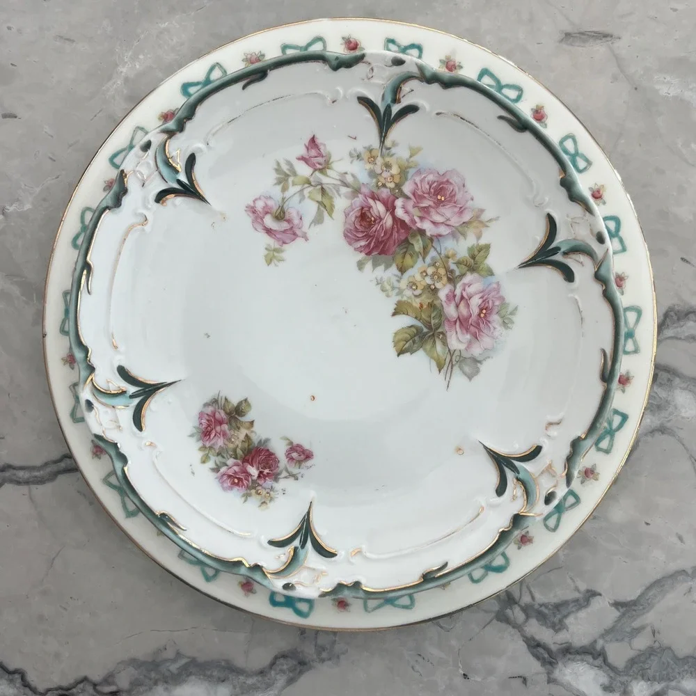 Pair of decorative‎ sweet plates pink and blue